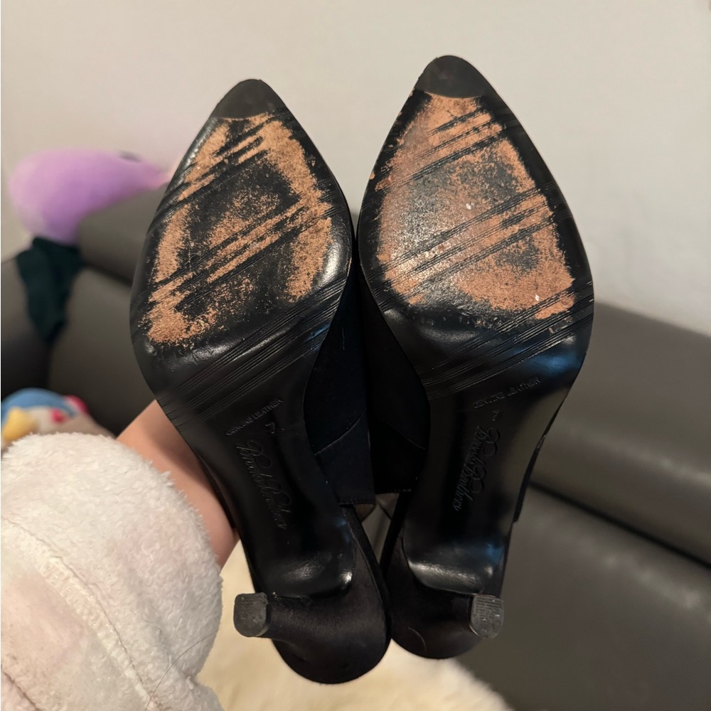 Black Satin Pump - Picture 3 of 3